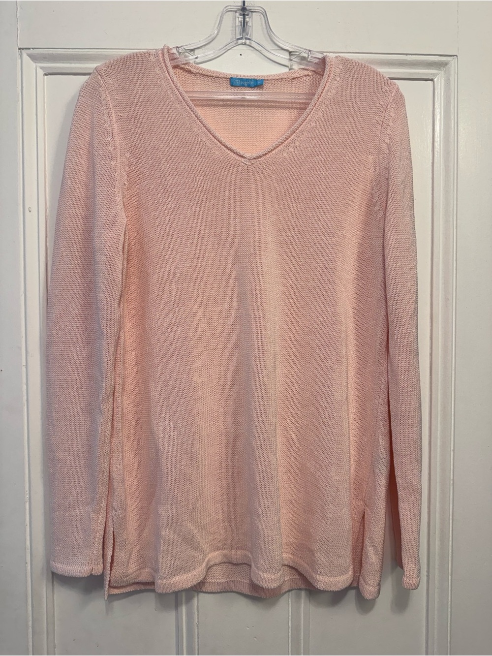 J. McLaughlin Pale Pink V‑Neck Lightweight Knit Sweater